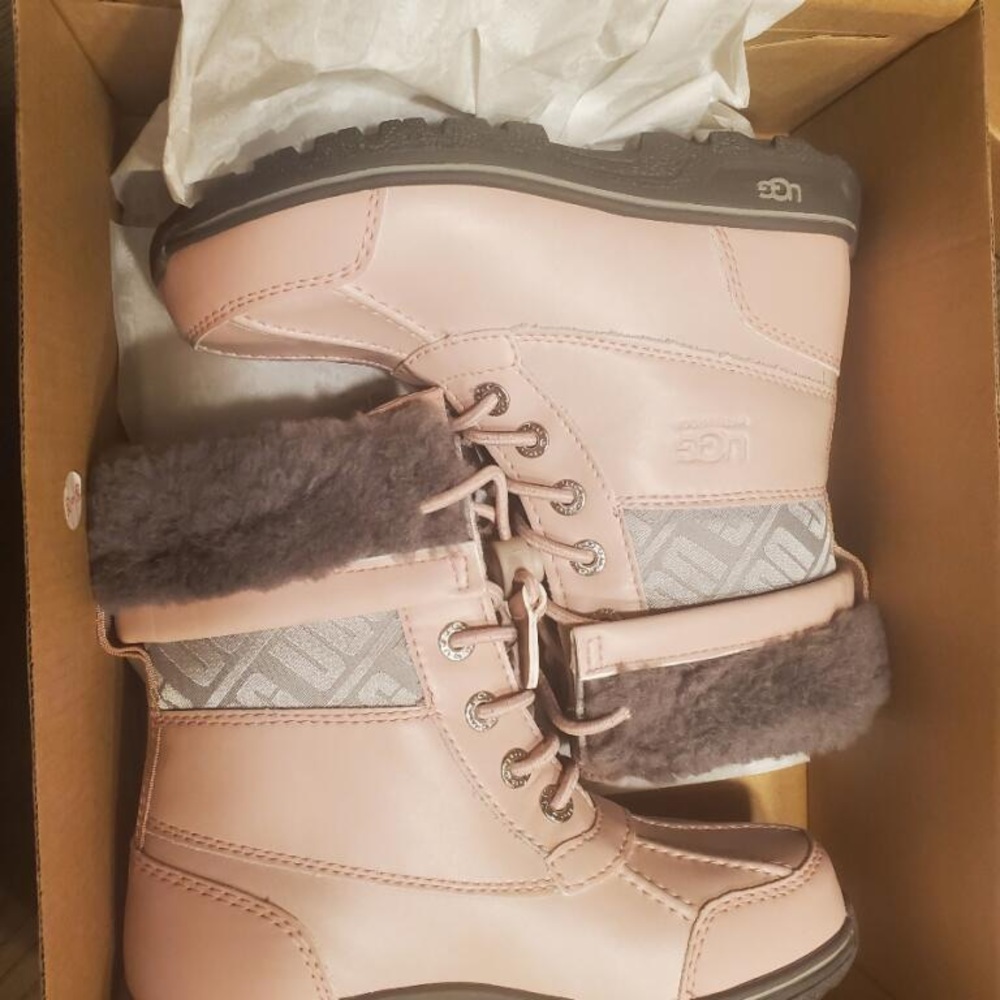Girls brand new ugg boots size 13